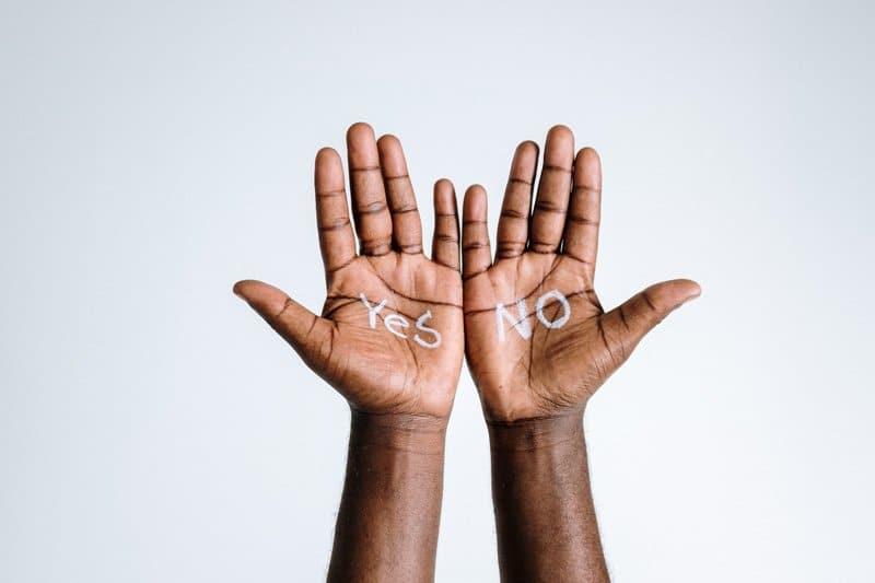 hands with yes and no written on them, healthy decisions for yourself, therapy in Ft. Lauderdale, FL