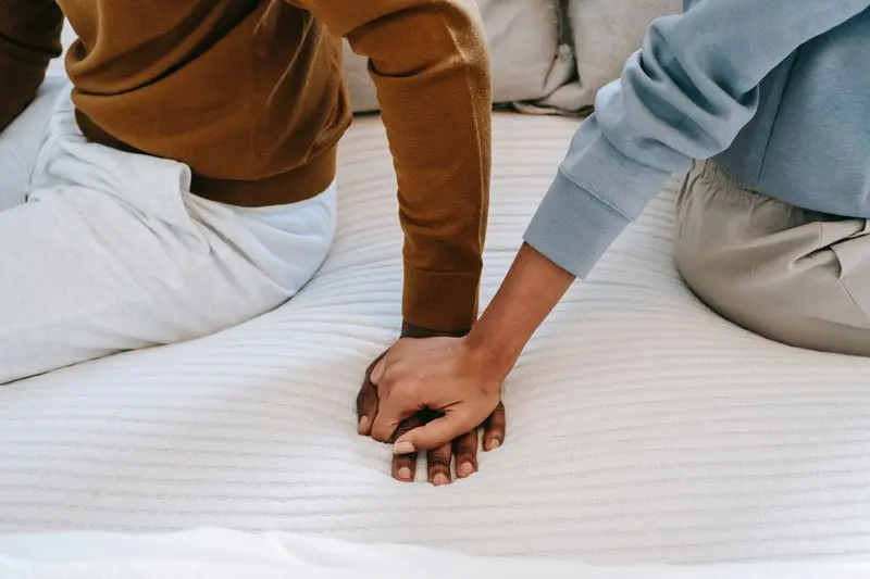 couple holding hands, Relationships and self-esteem, Ft. Lauderdale, FL